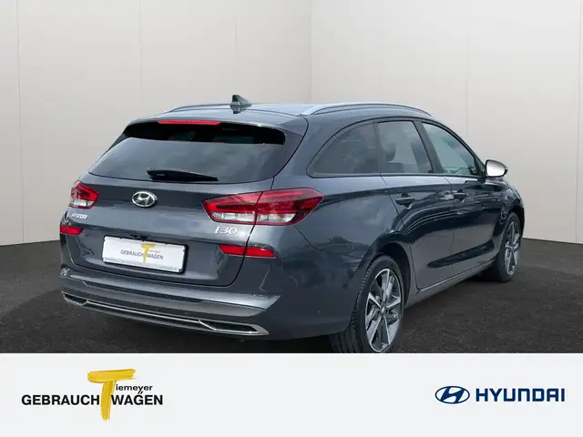 Hyundai i30 view 5