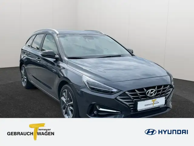 Hyundai i30 view 3