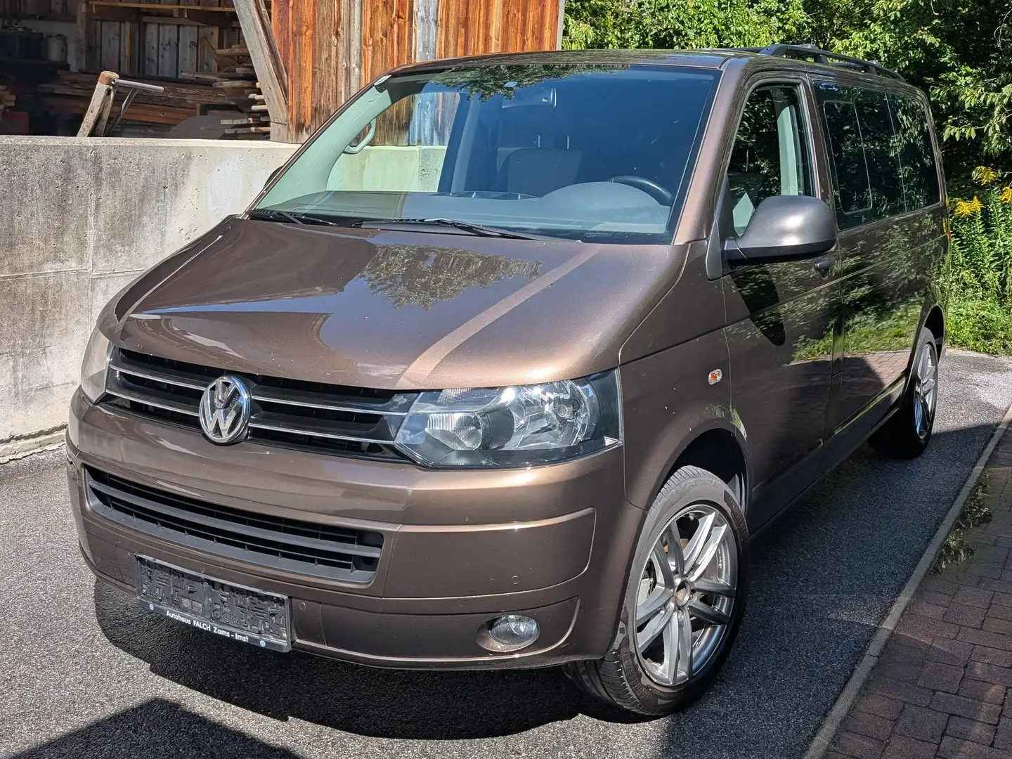 Volkswagen T5 Multivan Multivan Startline 2,0 BMT TDI 4motion D-PF Startline Braun - 1