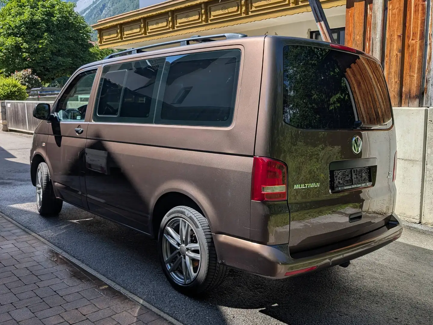 Volkswagen T5 Multivan Multivan Startline 2,0 BMT TDI 4motion D-PF Startline Braun - 2