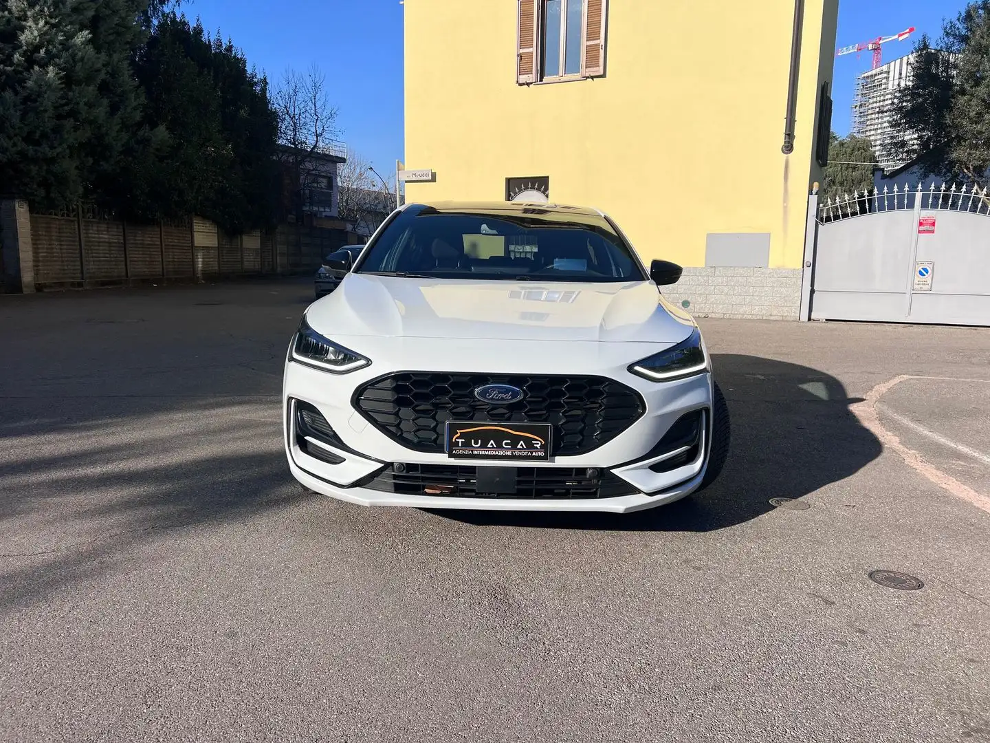 Ford Focus ST Line X 1.0 EcoBoost mHEV Weiß - 2