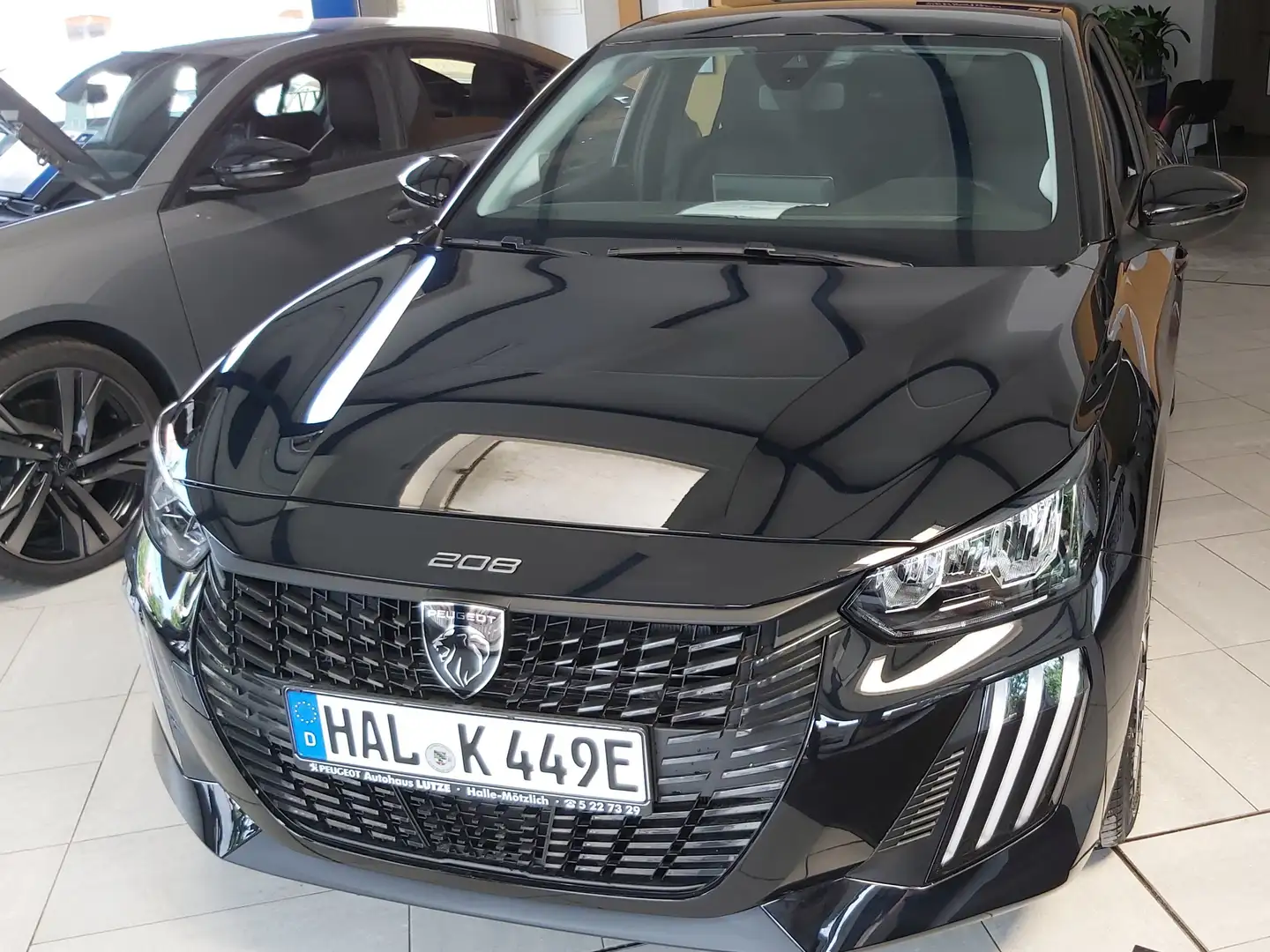 Peugeot 208 e- Style Noir - 1