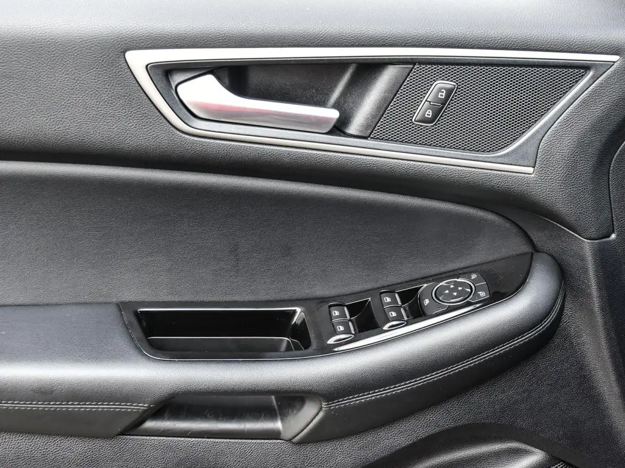 Ford Edge снимка Ford Edge