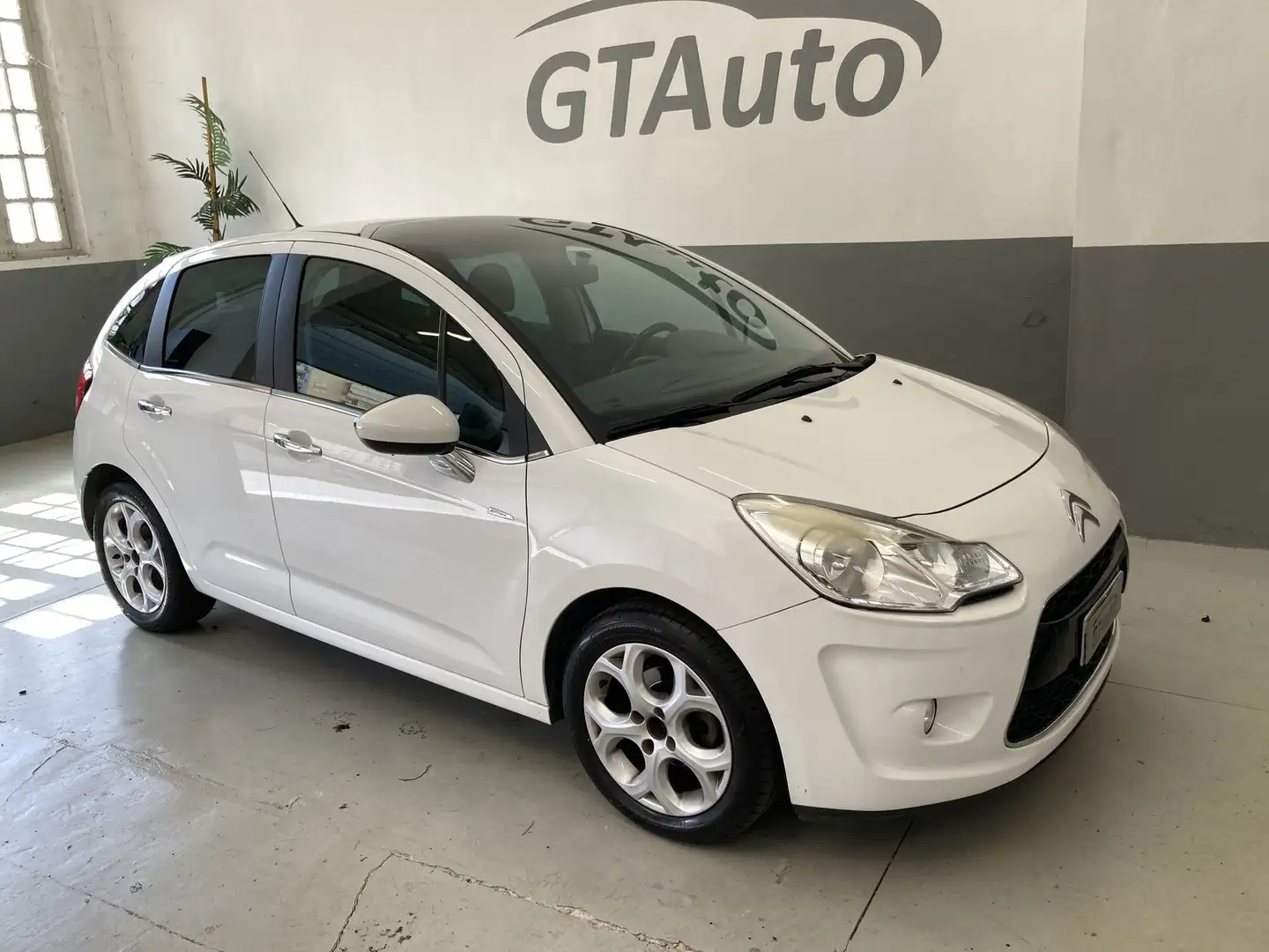 Citroen C3 C3 1.4 Exclusive Style GPL adatta ai neopatentati Bianco - 1