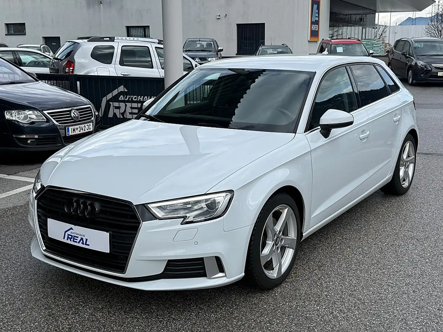 Audi A3 1,6 TDI design/sport Weiß - 1