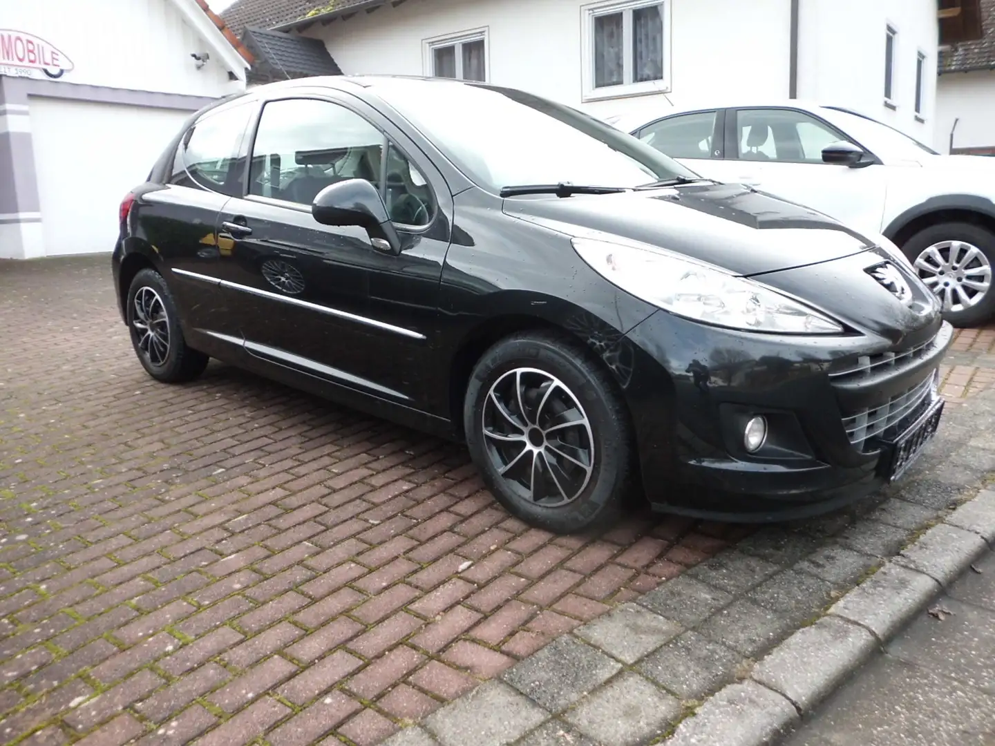 Peugeot 207 Tendance Schwarz - 2