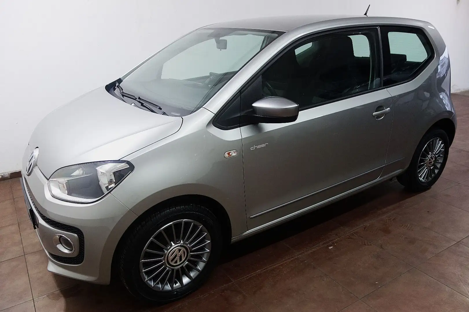 Volkswagen up! cheer up! Sport Klima/Navi/LM-Felgen/Euro5 Silber - 2