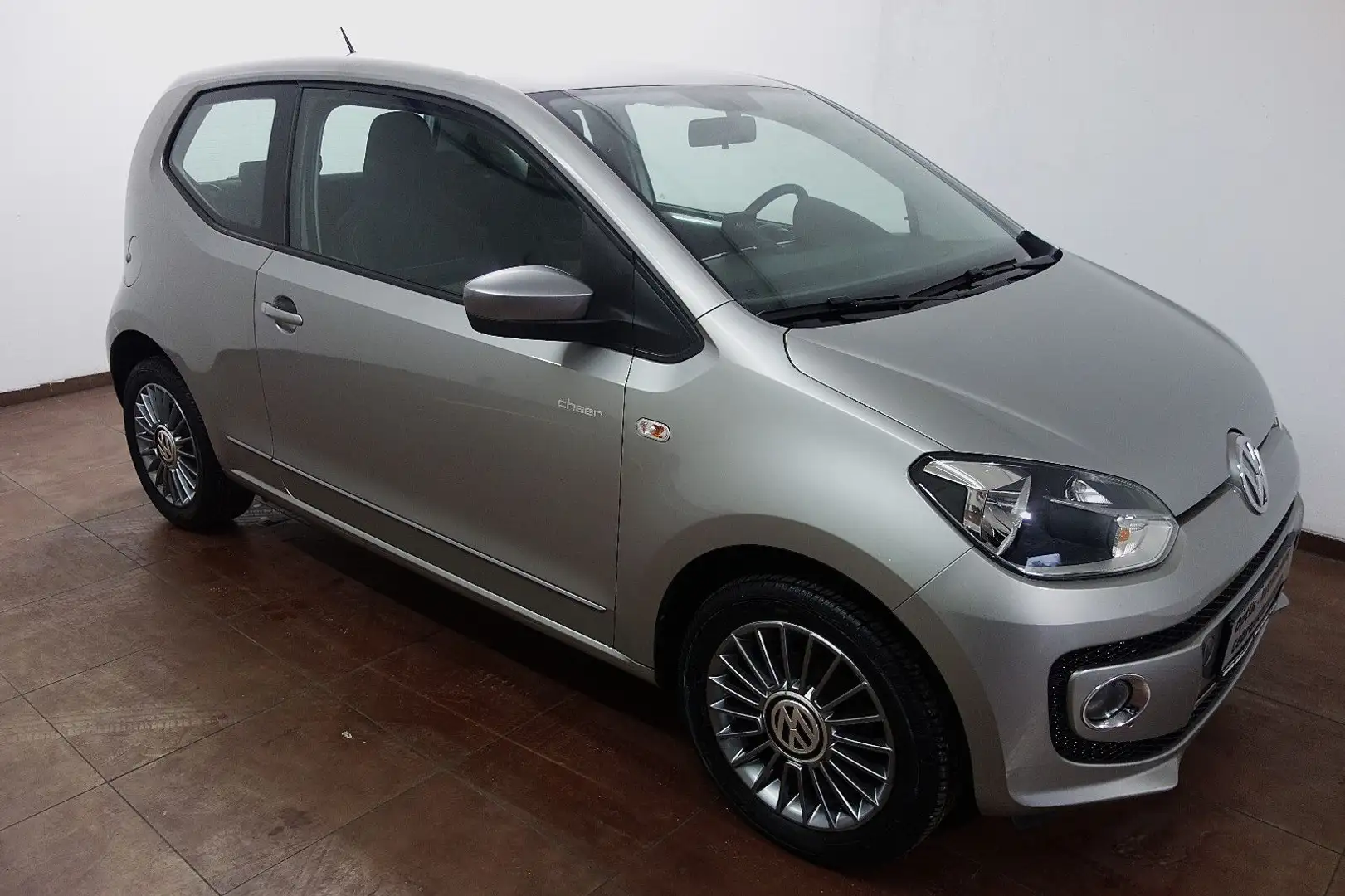 Volkswagen up! cheer up! Sport Klima/Navi/LM-Felgen/Euro5 Silber - 1