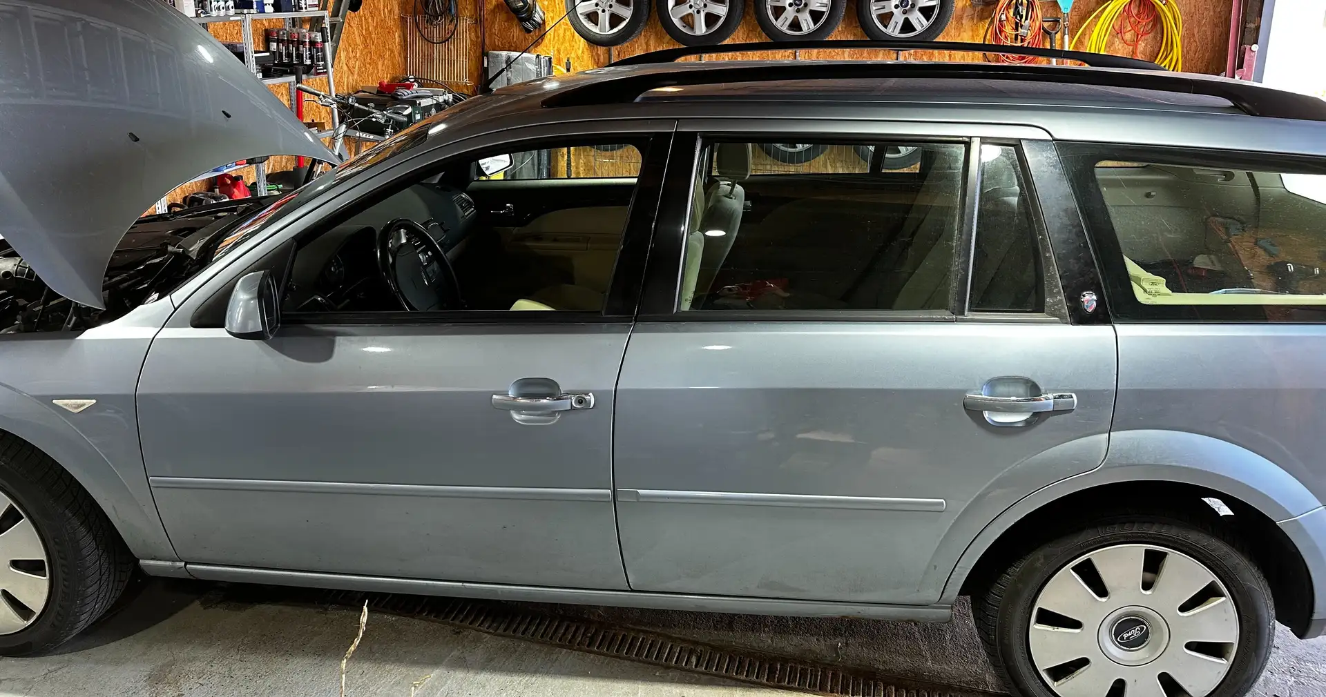 Ford Mondeo Mondeo Turnier 1.8 Turnier Ghia - 1