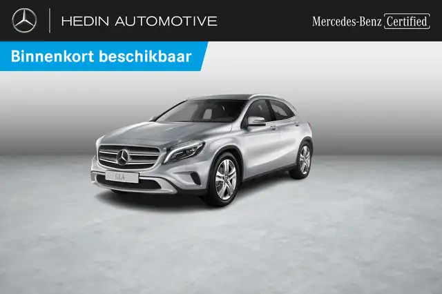 Mercedes-Benz GLA 180 Luxury Line | Trekhaak | Memory Pack | Verwarmde Z