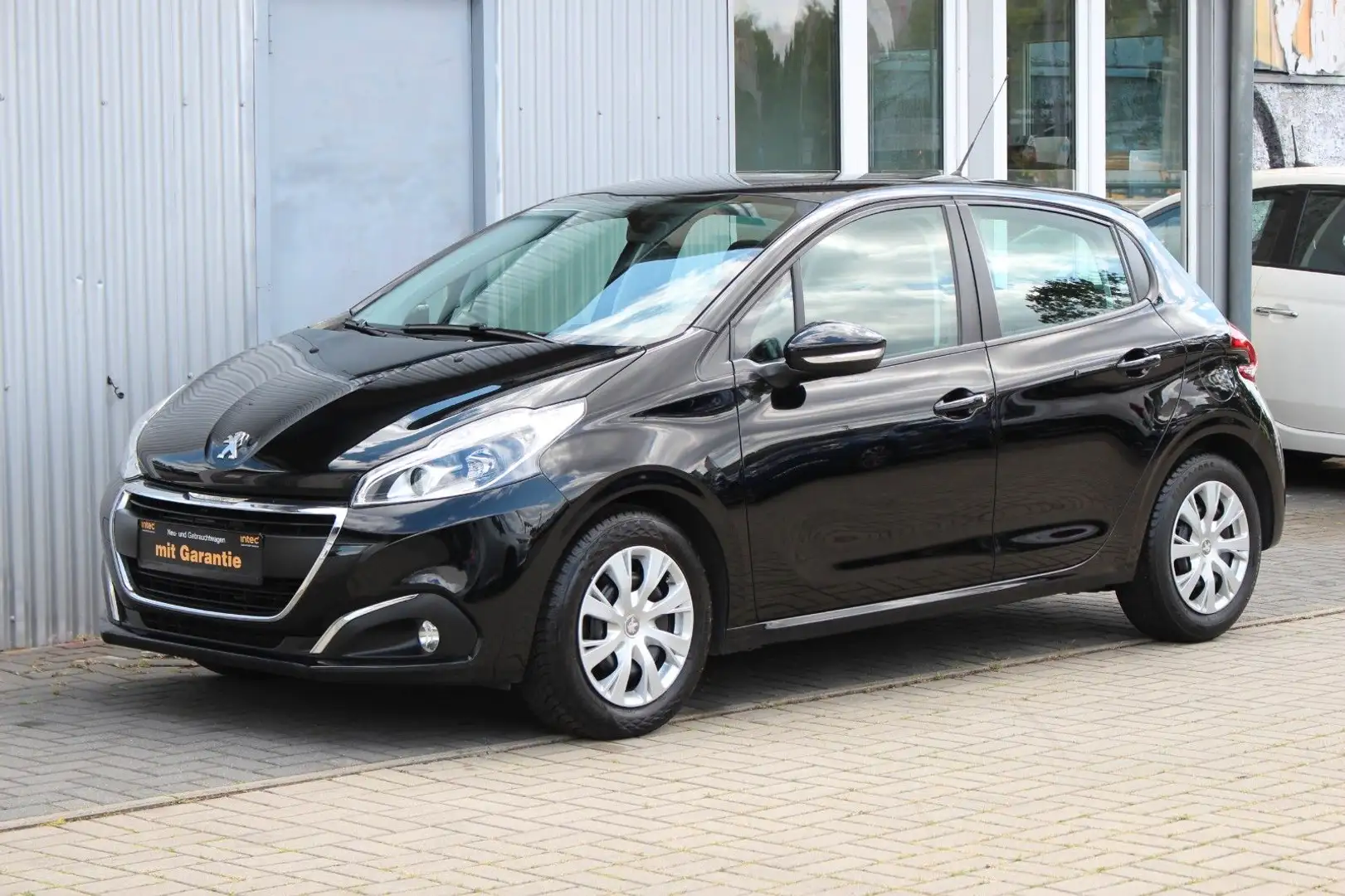 Peugeot 208 Active+Klima+Tempomat+Sitzheizung+AppCarplay Noir - 1
