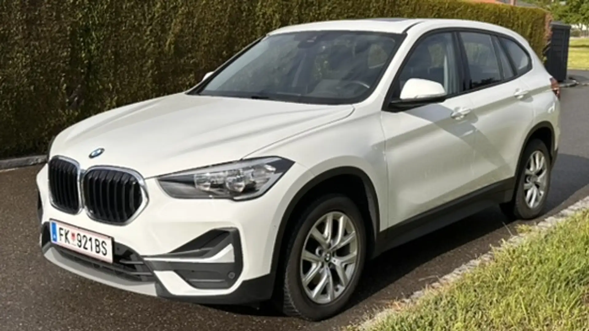 BMW X1 X1 sDrive18d Aut. Weiß - 1