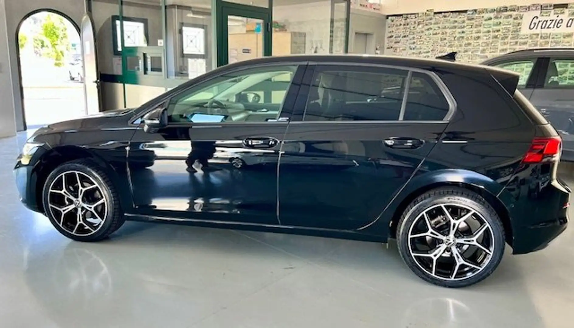 Volkswagen Golf 2.0 tdi Move Style 115cv dsg - CERCHI DA 18" Nero - 2