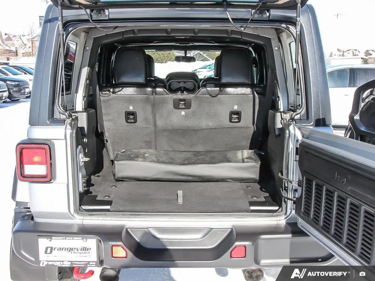 Jeep Wrangler снимка Jeep Wrangler