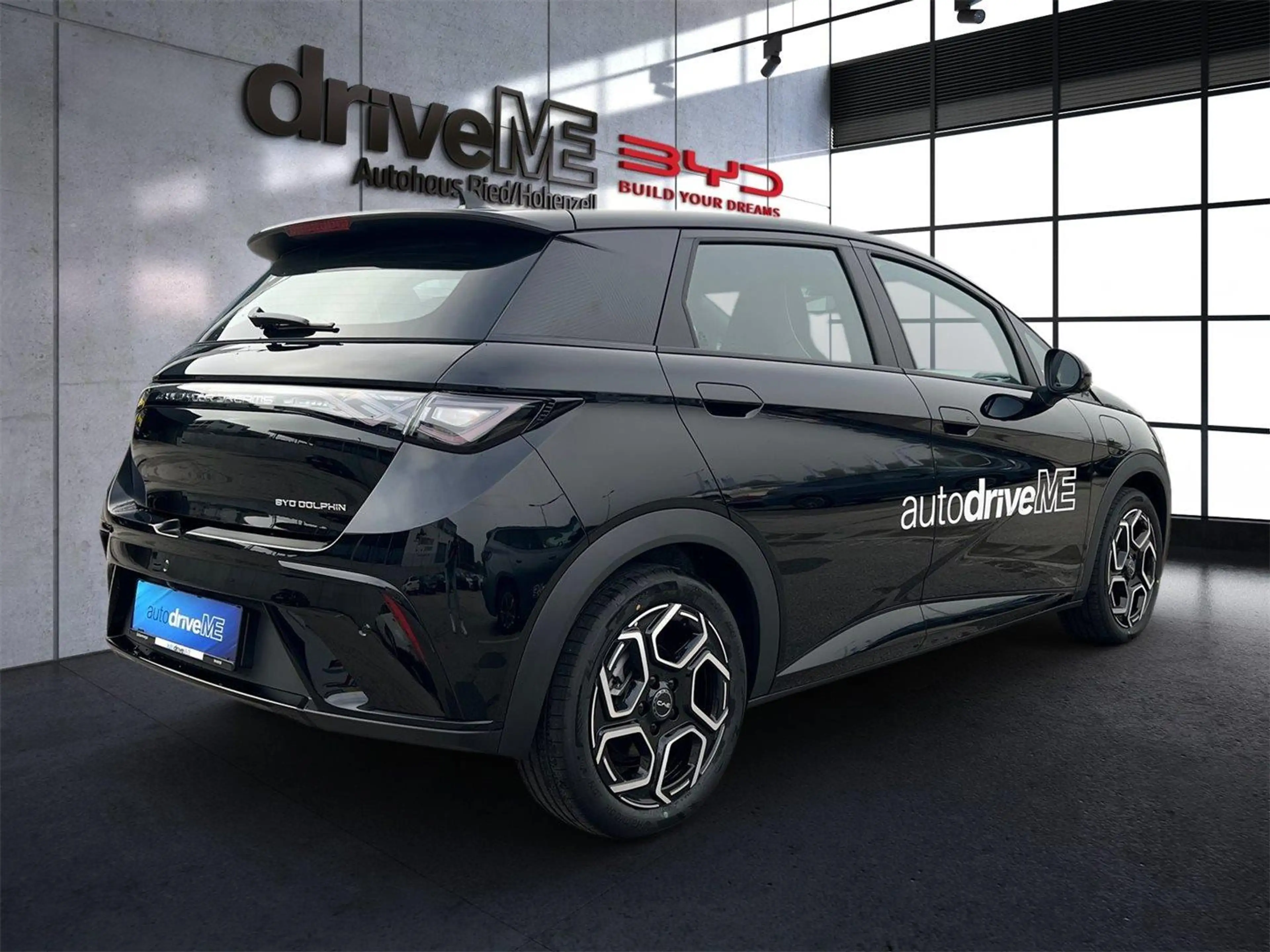 BYD Dolphin 60,4 kWh Comfort Österreich paket — photo 13