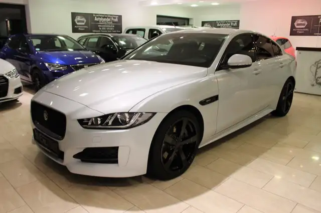 Jaguar XE 25t R-Sport Black Pack Meridian TOT SH DE TOP