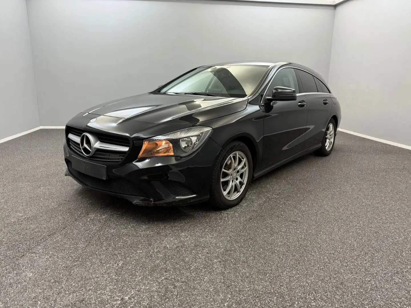 Mercedes-Benz CLA 200 PANO*AHK*MEMO*T-LEDER Nero - 1