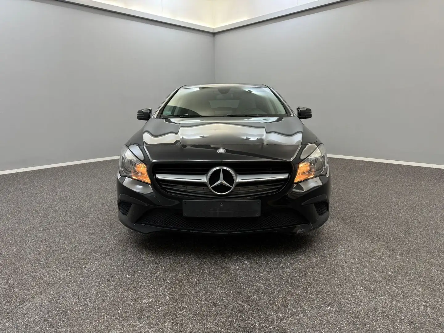 Mercedes-Benz CLA 200 PANO*AHK*MEMO*T-LEDER Nero - 2