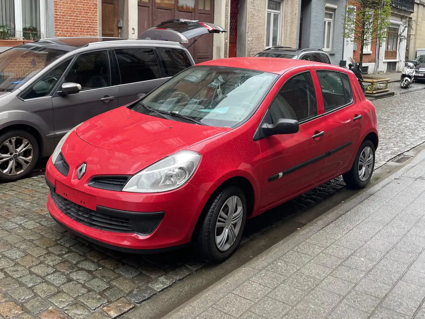 Renault Clio 1.2i 16v Authentique Rouge - 1