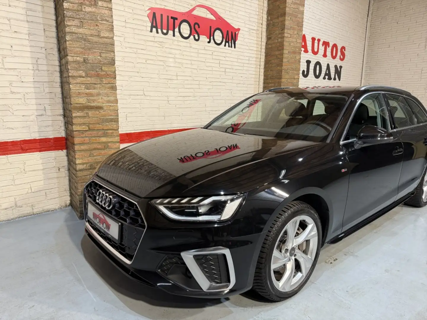 Audi A4 Avant 40 TDI S line quattro S tronic 140kW Zwart - 2