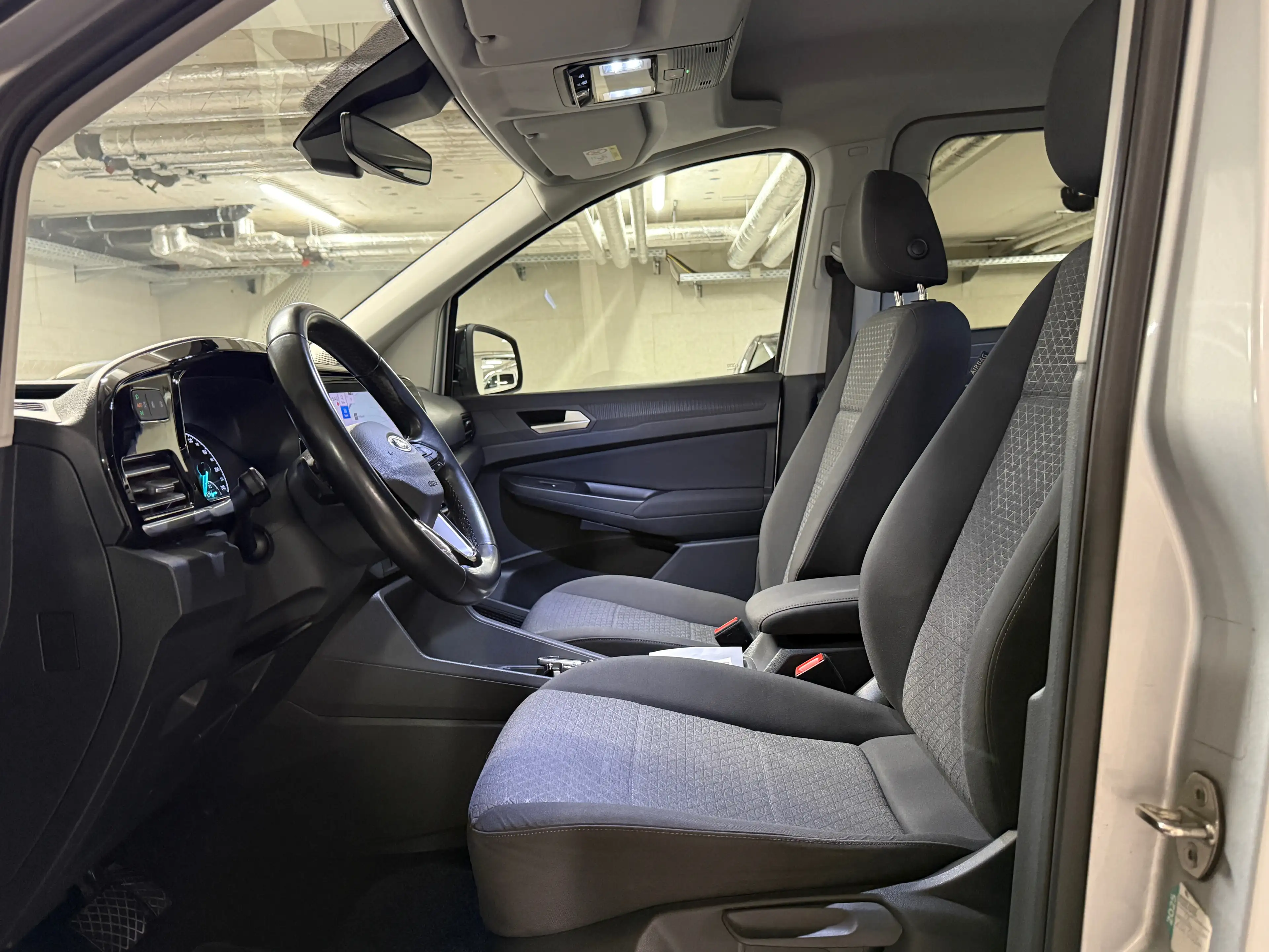 Ford Tourneo Connect 2.0 Ecoblue Titanium Automatik*PDC* — photo 15