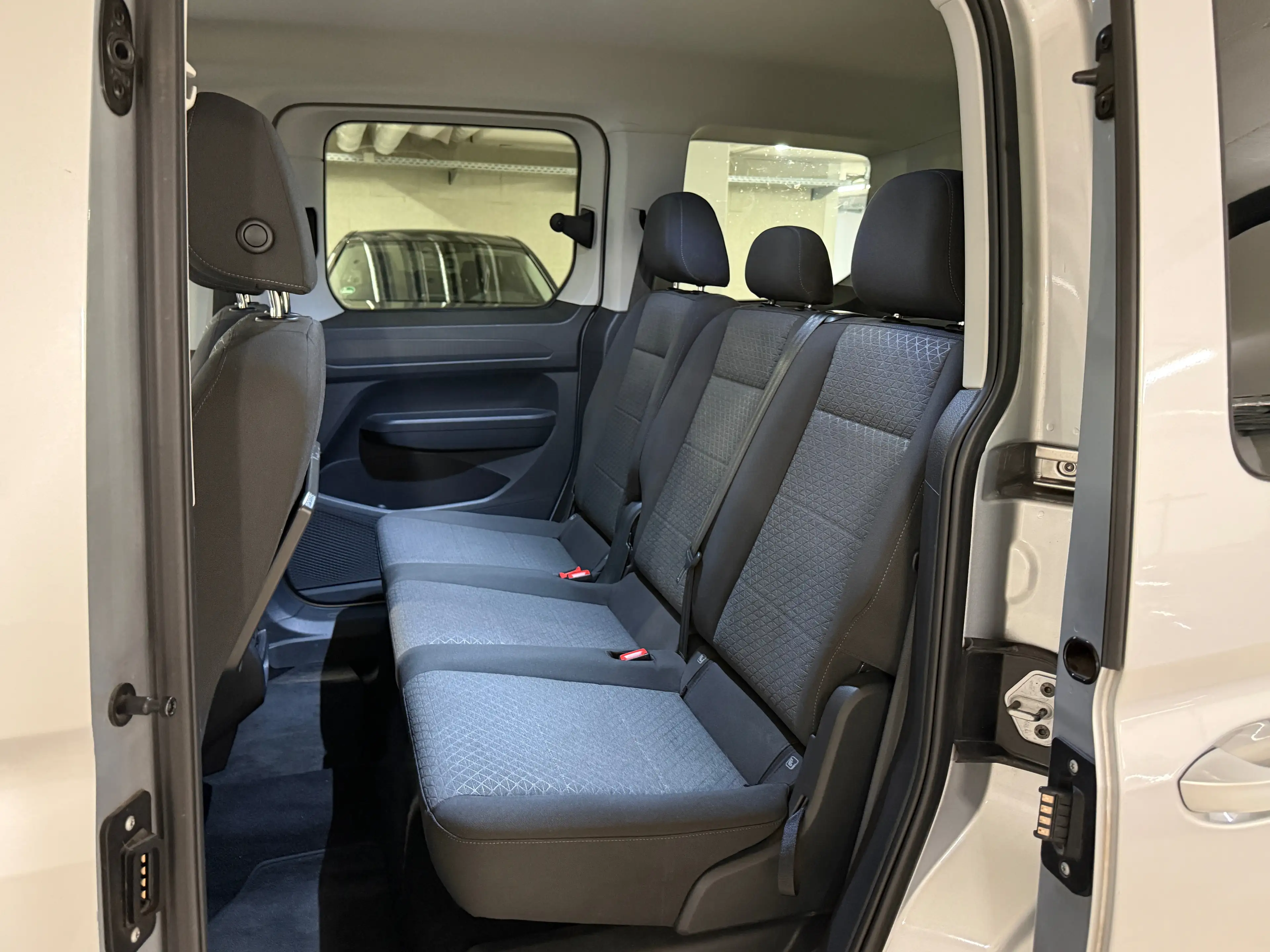 Ford Tourneo Connect 2.0 Ecoblue Titanium Automatik*PDC* — photo 10
