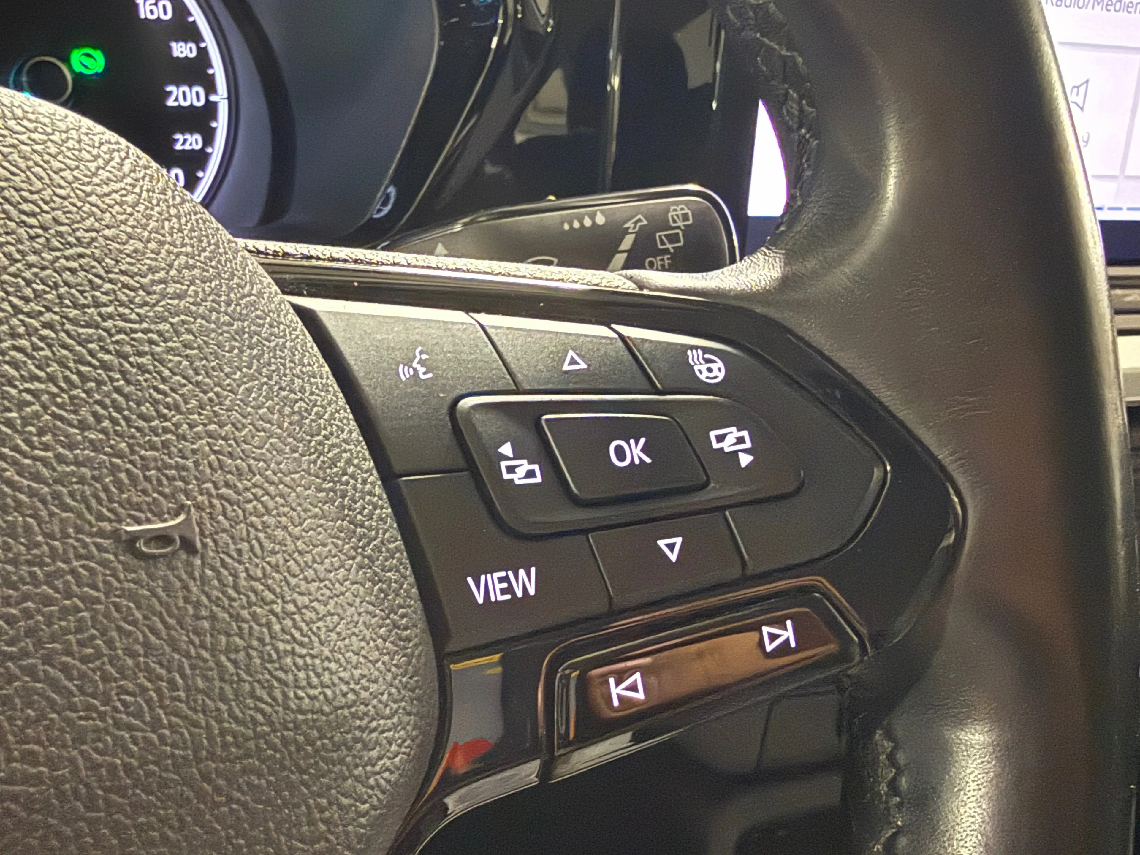 Ford Tourneo Connect 2.0 Ecoblue Titanium Automatik*PDC* — photo 25