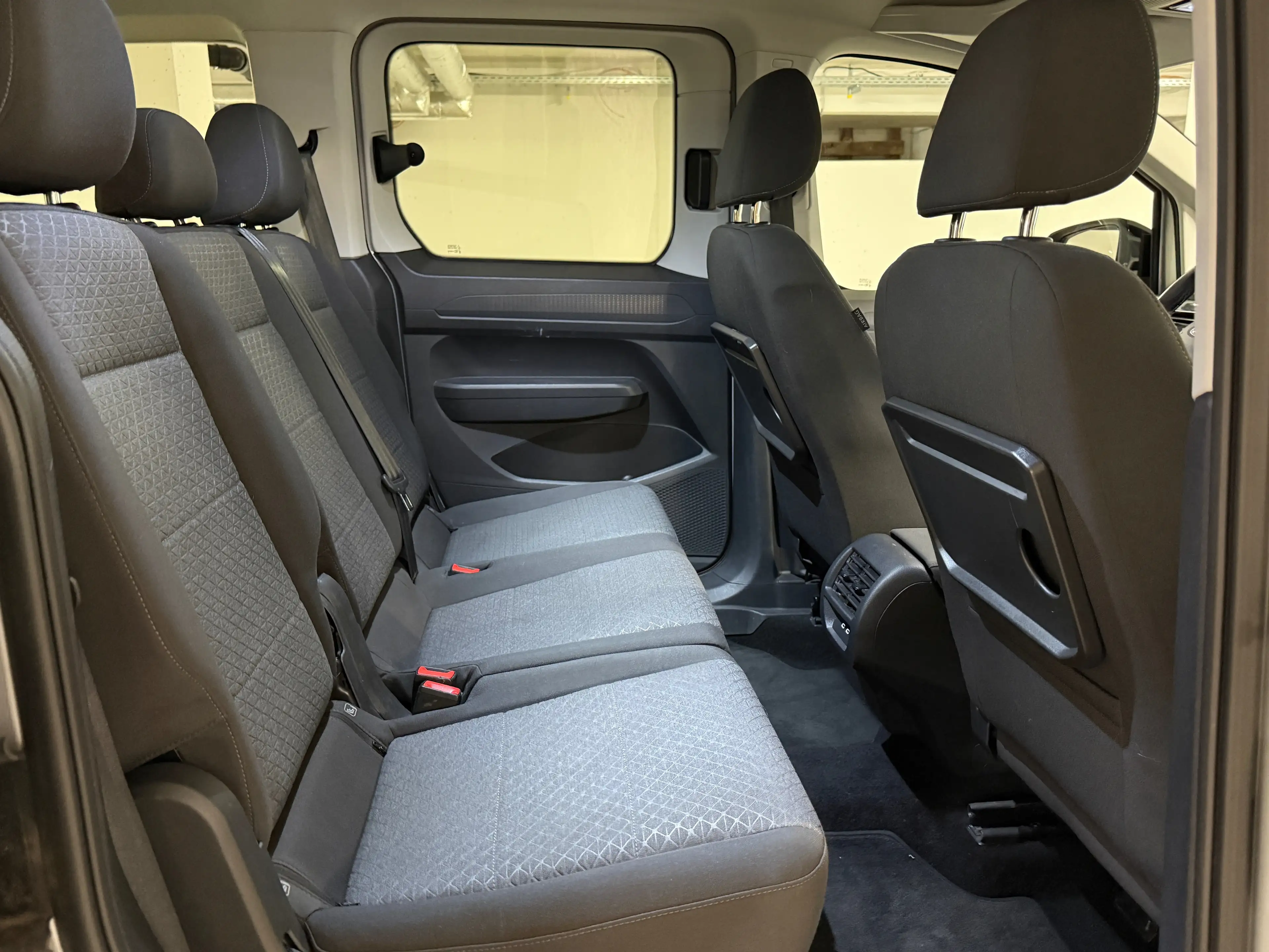 Ford Tourneo Connect 2.0 Ecoblue Titanium Automatik*PDC* — photo 13