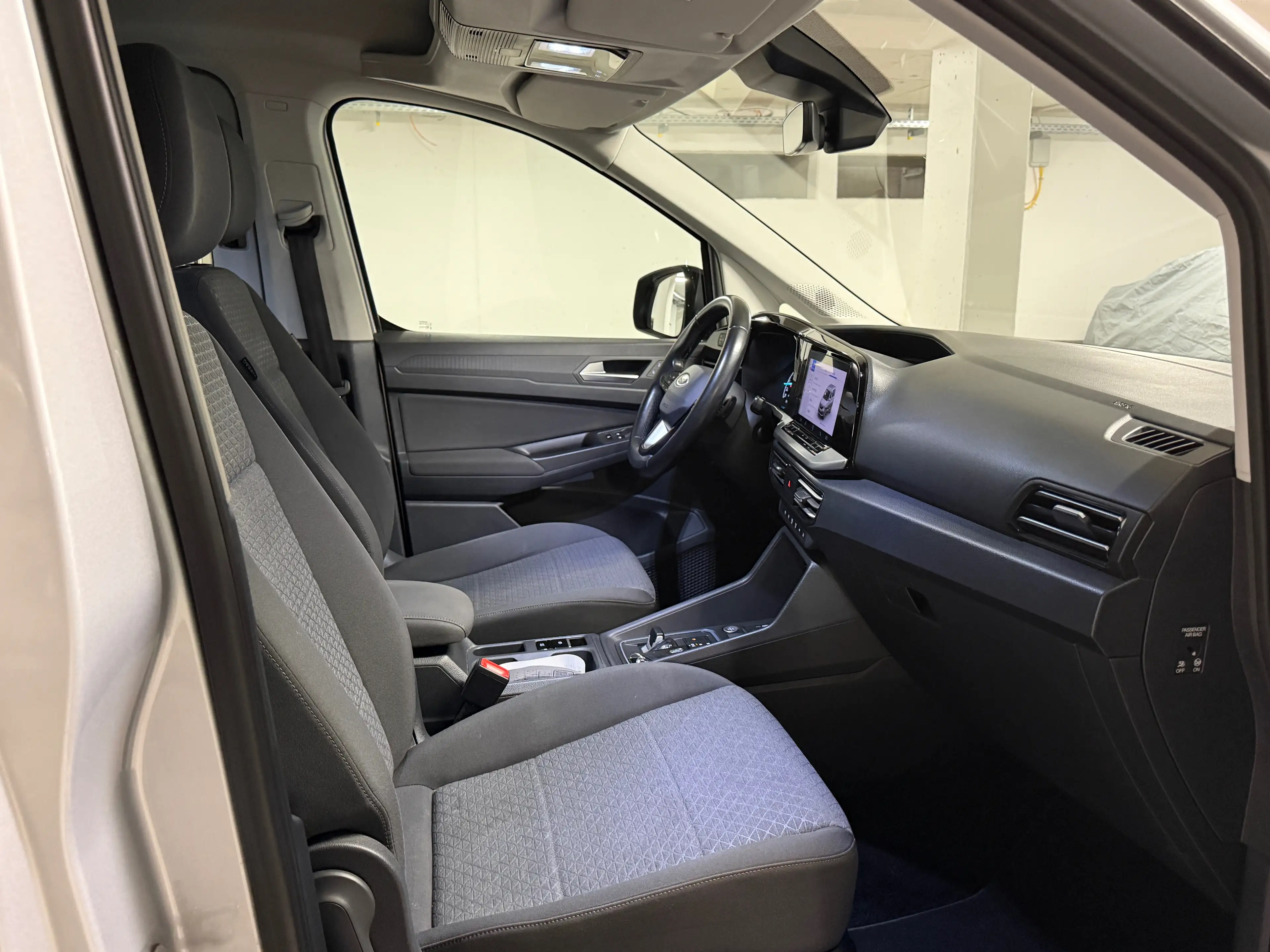 Ford Tourneo Connect 2.0 Ecoblue Titanium Automatik*PDC* — photo 11