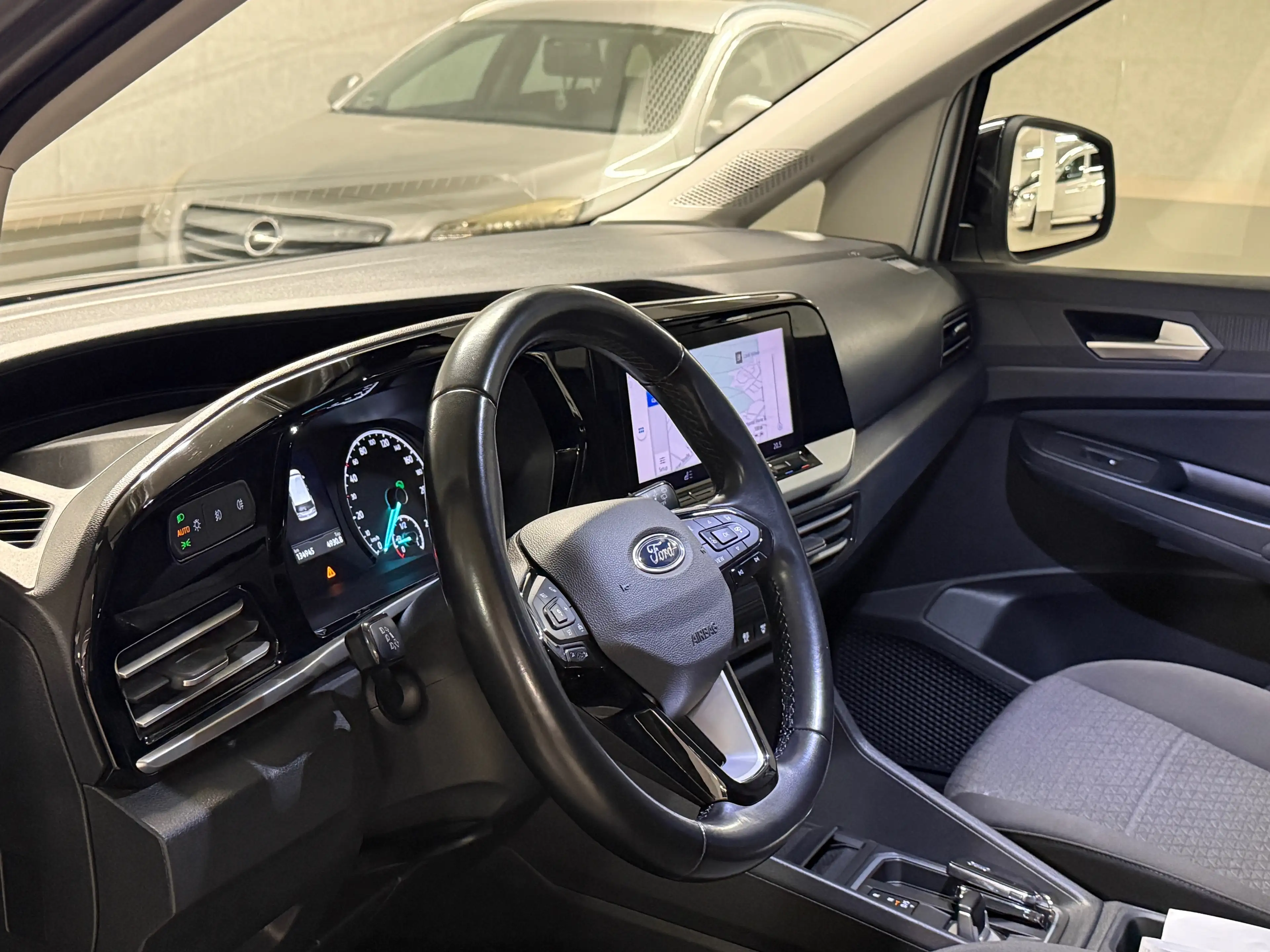 Ford Tourneo Connect 2.0 Ecoblue Titanium Automatik*PDC* — photo 14