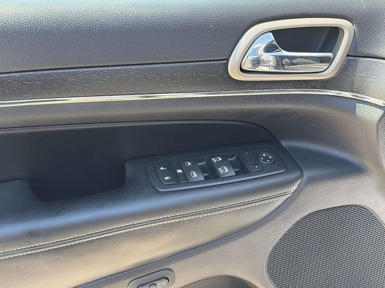 used 2016 Jeep Grand Cherokee car, priced at $19,999