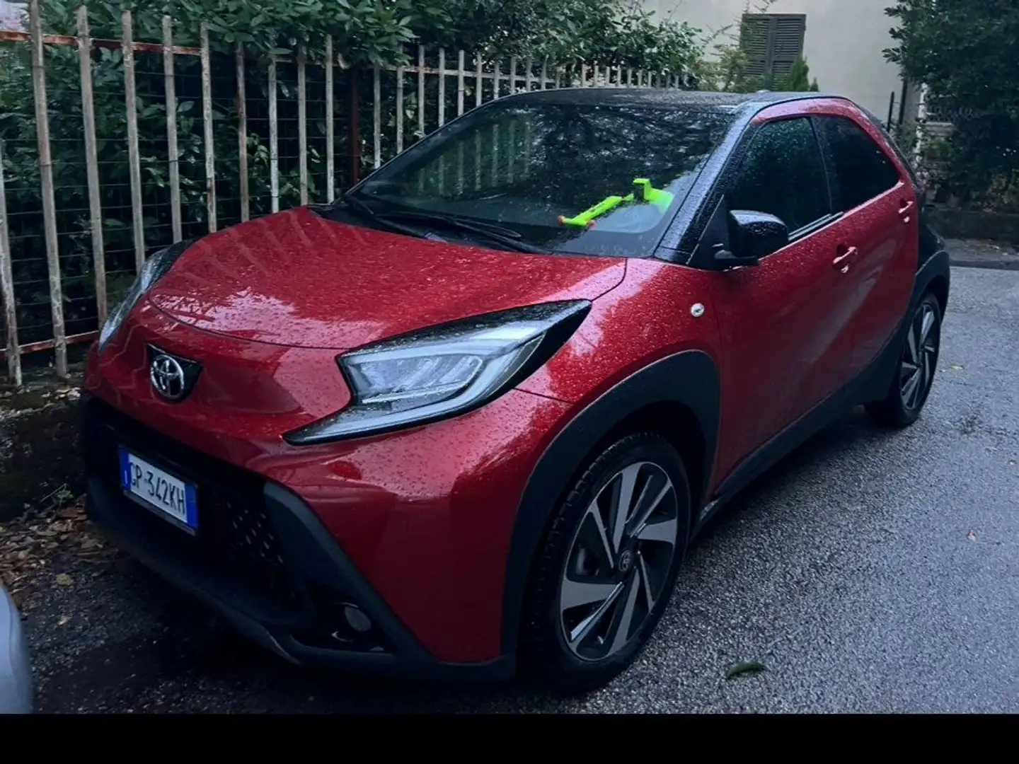 Toyota Aygo Aygo X MY'23 Aygo X Lounge 1.0 VVT 5 marce manuale Rosso - 1