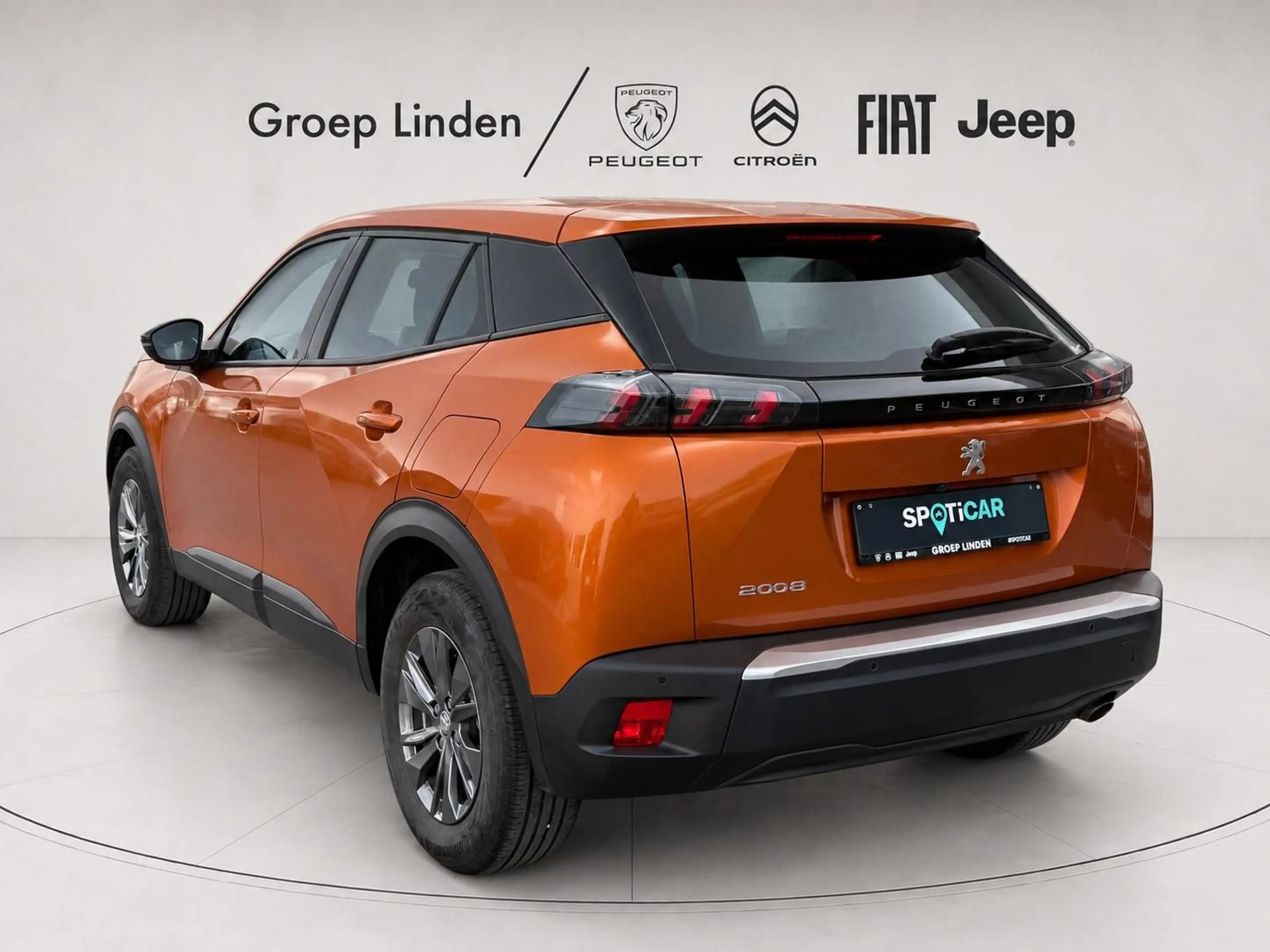 Peugeot 2008 *GPS* 1.2 BENZ 100 PK ACTIVE PACK — photo 4