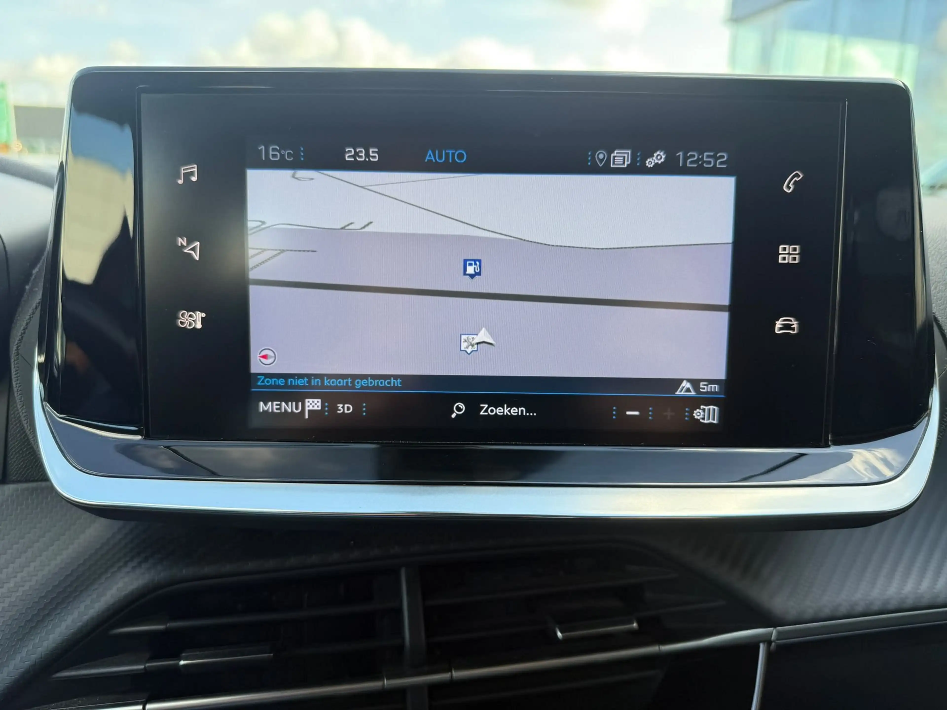 Peugeot 2008 *GPS* 1.2 BENZ 100 PK ACTIVE PACK — photo 11