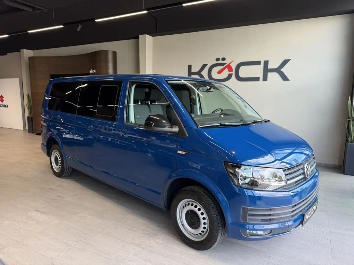 Volkswagen T6 Kombi lang Blau - 2