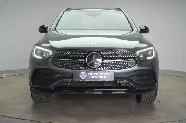Mercedes-Benz 300 view 2