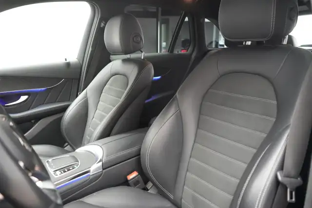 Mercedes-Benz 300 view 11