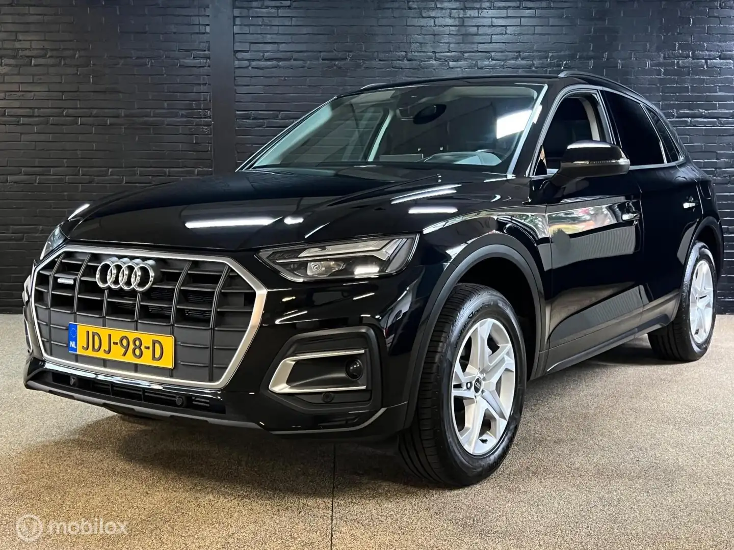 Audi Q5 50 TFSI e Schwarz - 1