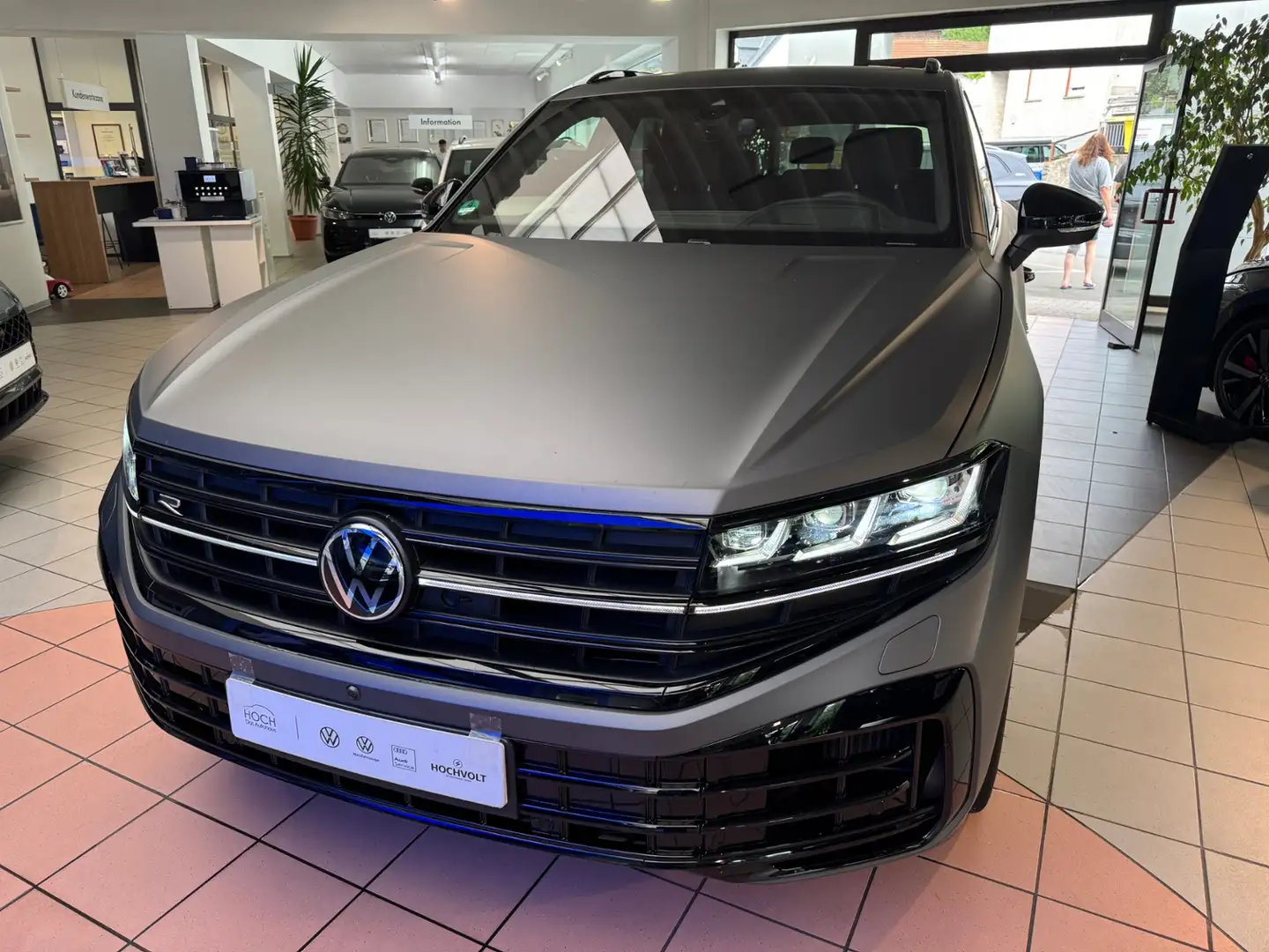 Volkswagen Touareg 3.0 V6 TSI eHybrid R 4Motion AHK+LED+ACC Grigio - 2