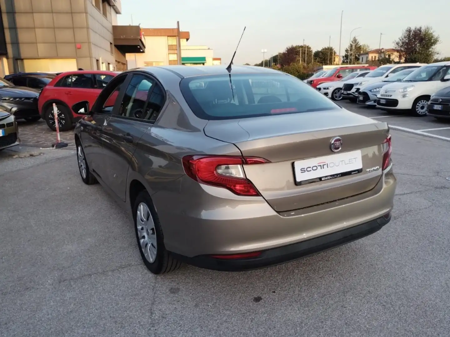 Fiat Tipo 4 Porte 1.4 Easy Beige - 2