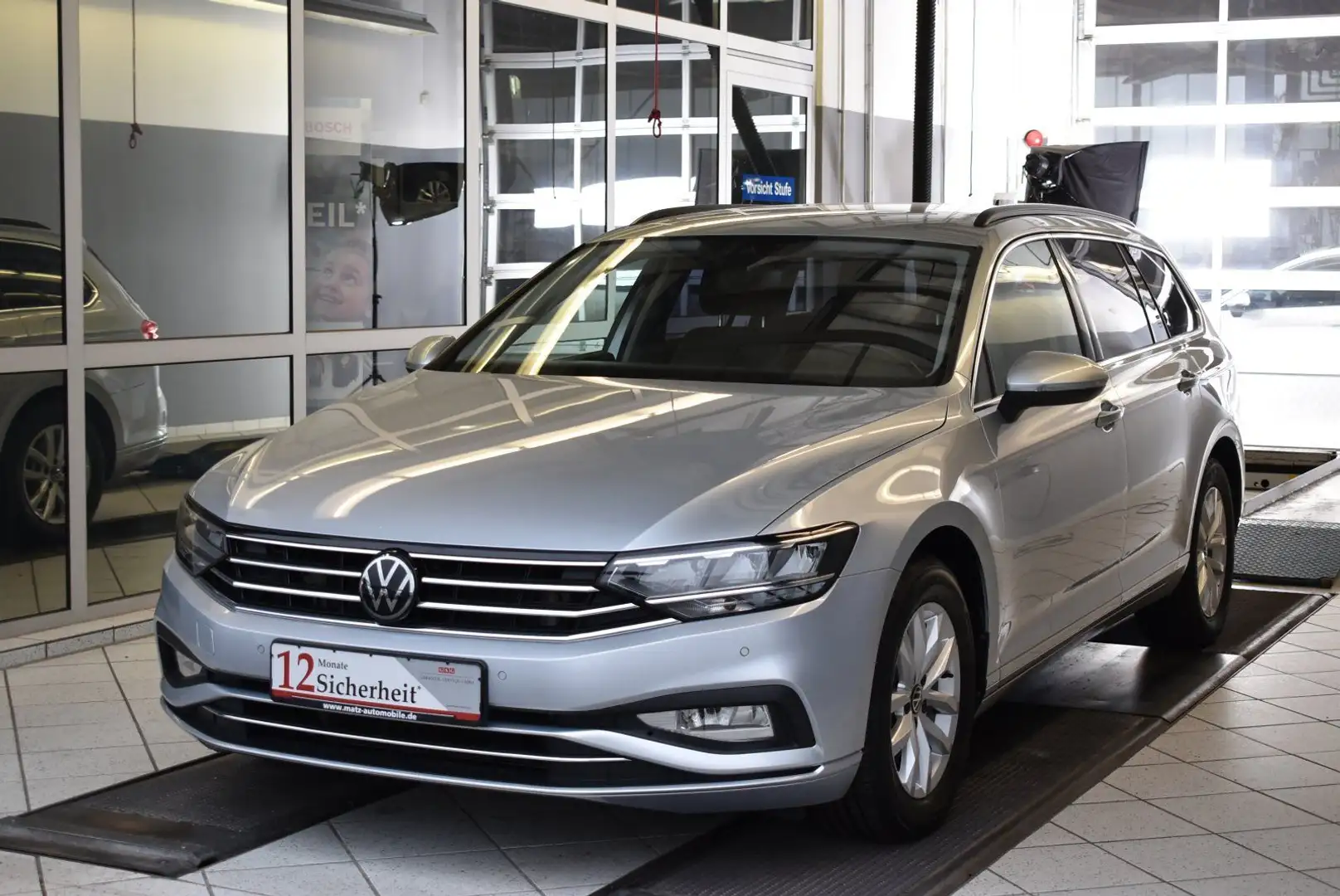 Volkswagen Passat Variant 2.0TDI Business DSG*AHK*Head-Up Silber - 1