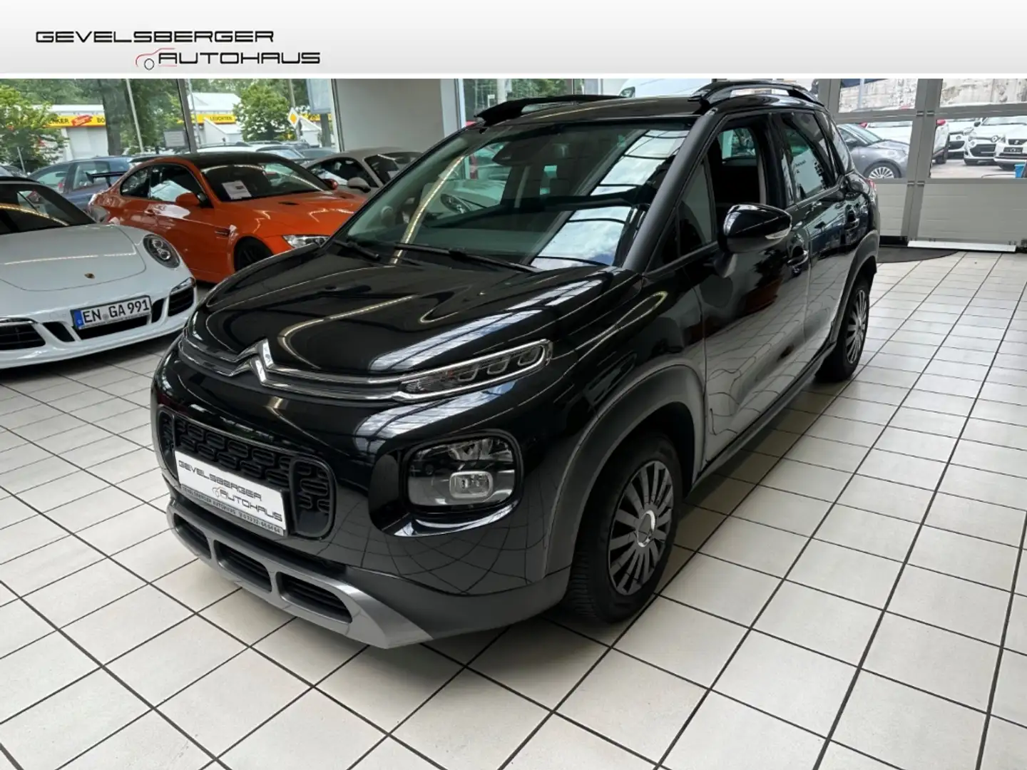 Citroen C3 Aircross Shine 1.2 PureTech 82 *1.Hand* Scheckheft* Schwarz - 1