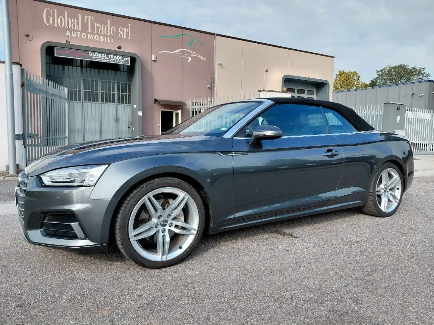 Audi A5 Cabrio 40 TDI quattro S tronic S-line Sport Gris - 1