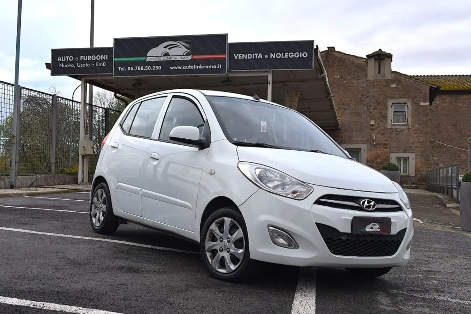 Hyundai i10 1.1 12V GPL 69CV Blanc - 1