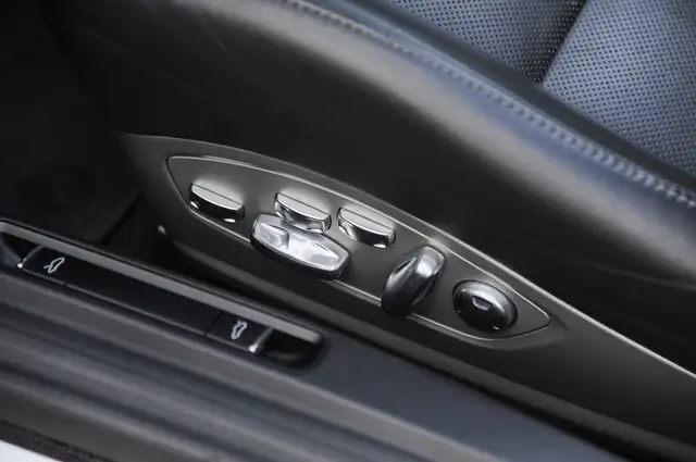 Porsche 991 view 15