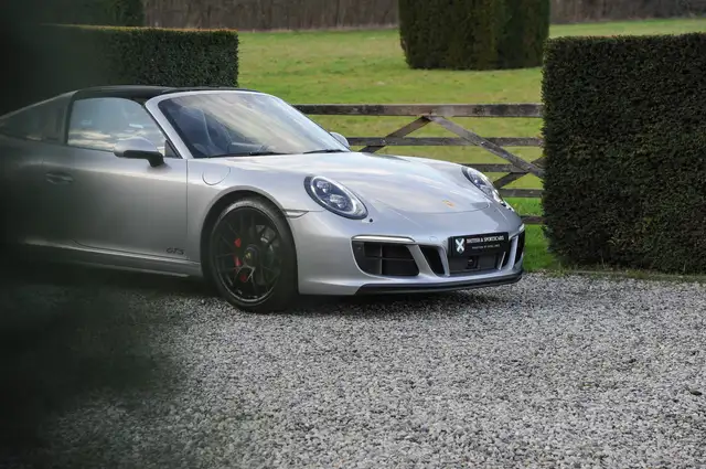 Porsche 991 view 7