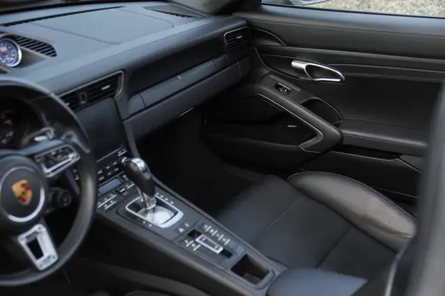 Porsche 991 view 14