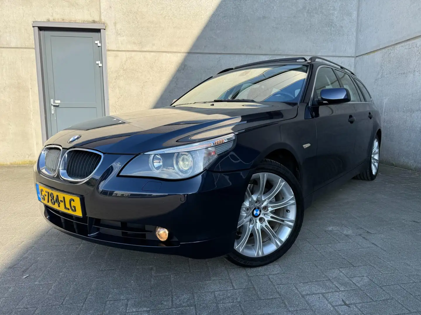 BMW 525 5-serie Touring 525i Executive, PANO, LEER, XENON, Blauw - 2