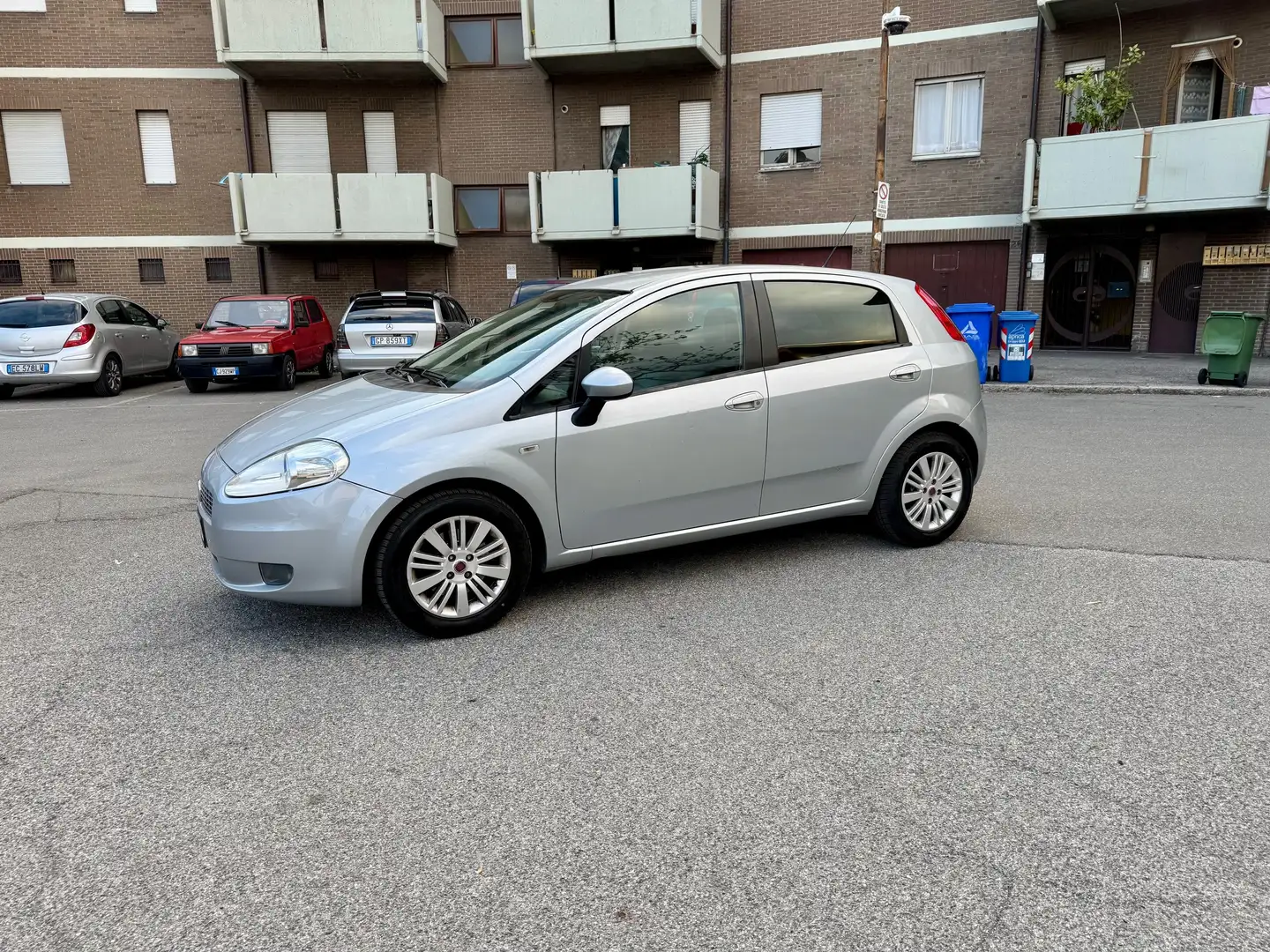Fiat Grande Punto 1.3 Mjet 5P Autocarro Grigio - 1