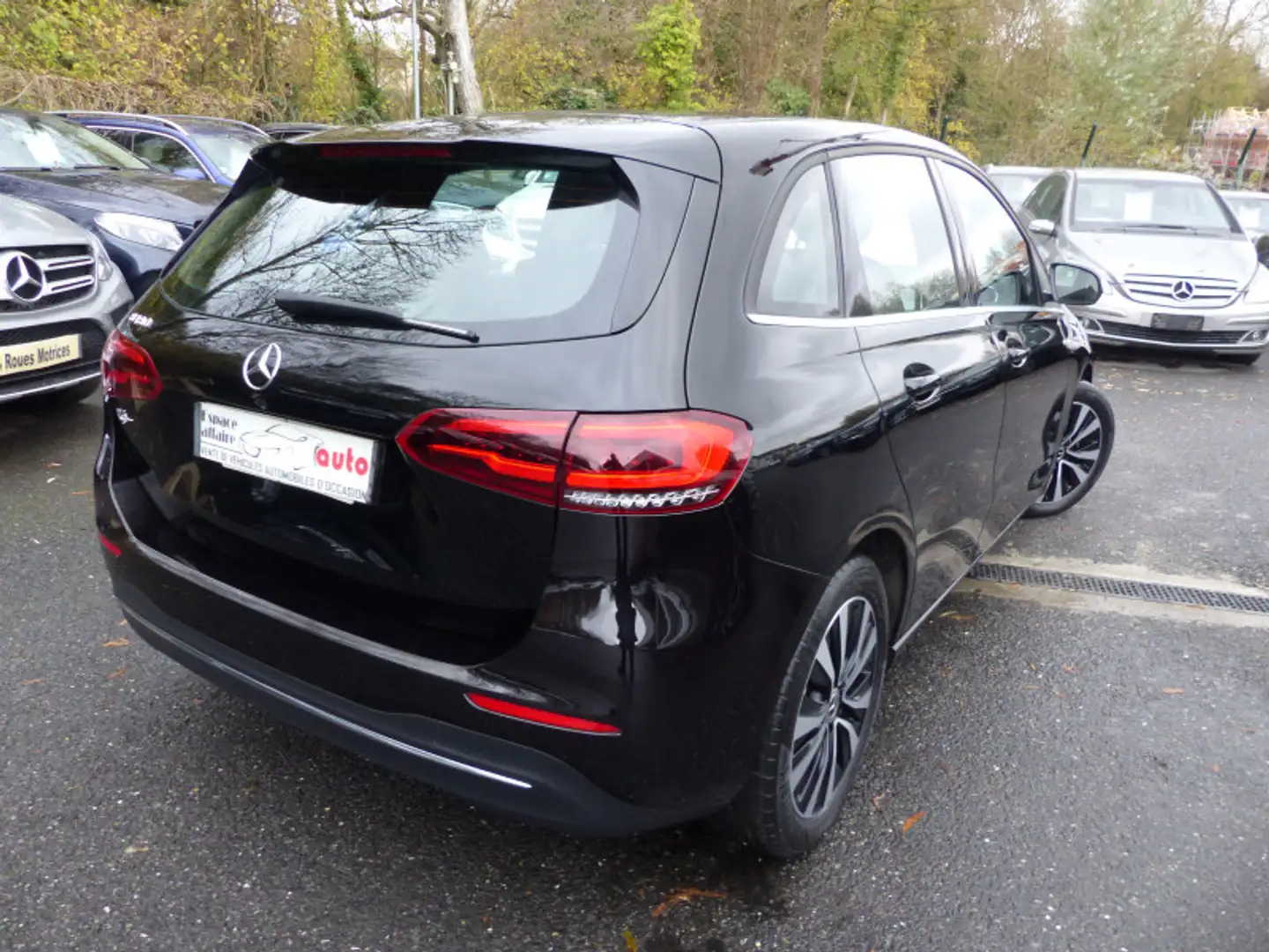 Mercedes-Benz B 180 180 136CH STYLE LINE EDITION 7G-DCT 7CV Noir - 2
